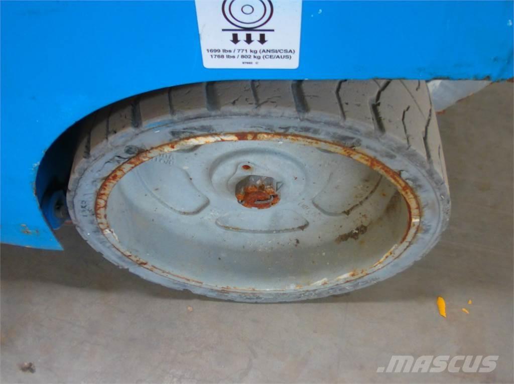 Genie GS2032 رافعات مقصية الشكل