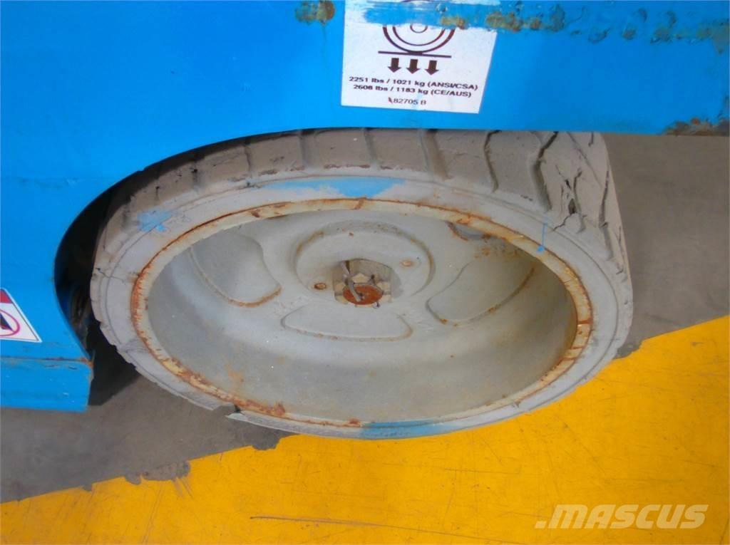 Genie GS3246 رافعات مقصية الشكل