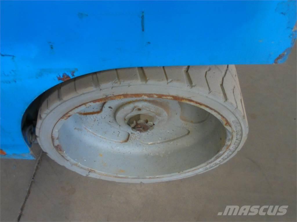 Genie GS3246 رافعات مقصية الشكل