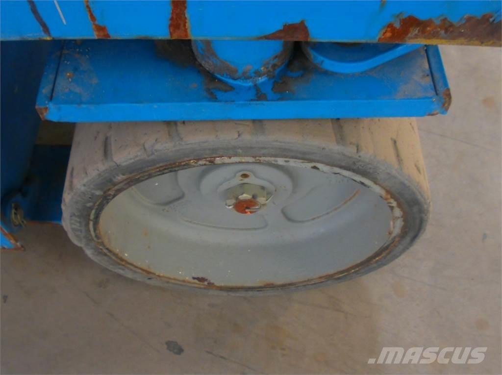 Genie GS3246 رافعات مقصية الشكل