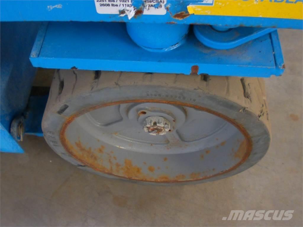 Genie GS3246 رافعات مقصية الشكل