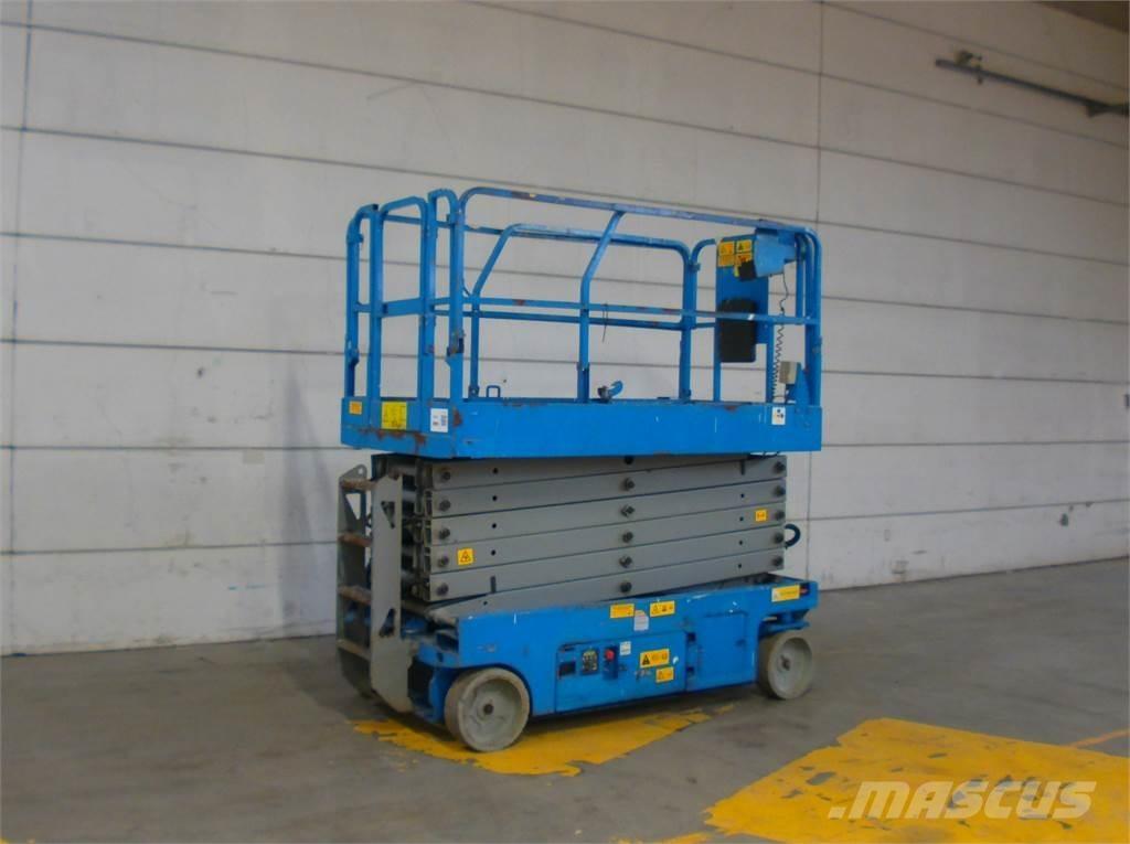 Genie GS4047 رافعات مقصية الشكل