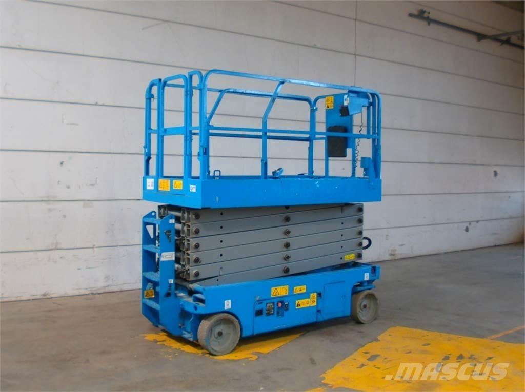 Genie GS4047 رافعات مقصية الشكل