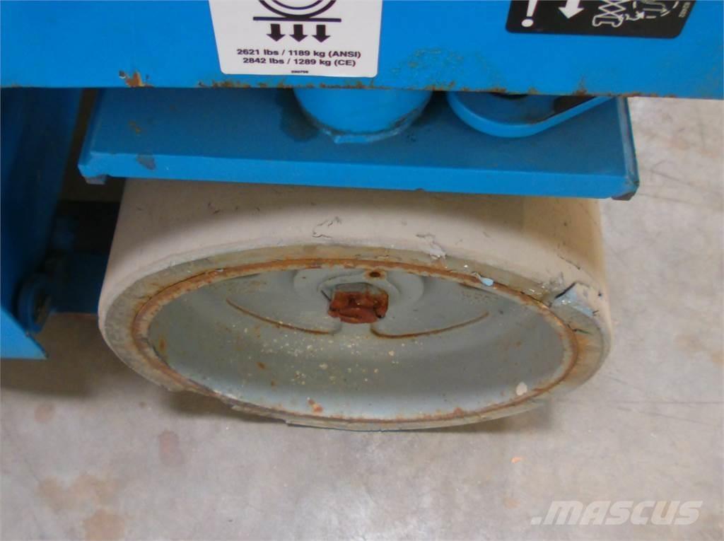 Genie GS4047 رافعات مقصية الشكل