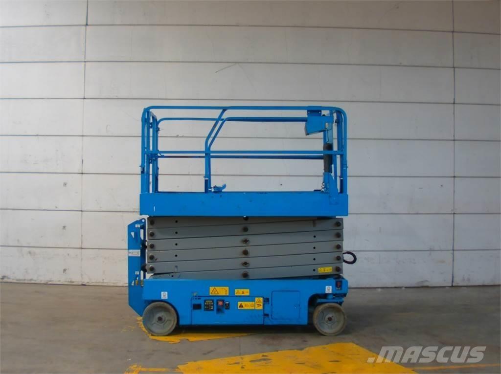 Genie GS4047 رافعات مقصية الشكل