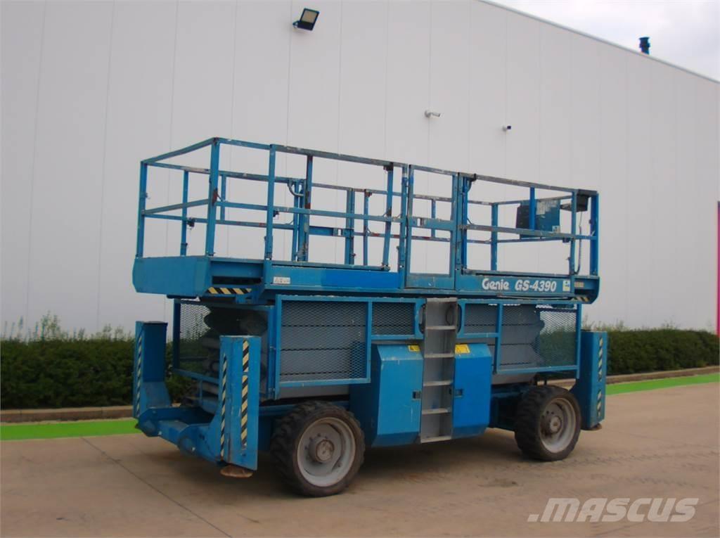 Genie GS4390RT رافعات مقصية الشكل