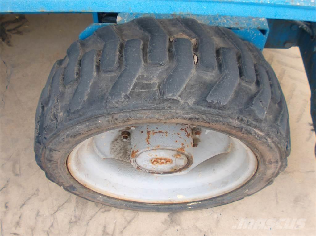 Genie GS4390RT رافعات مقصية الشكل