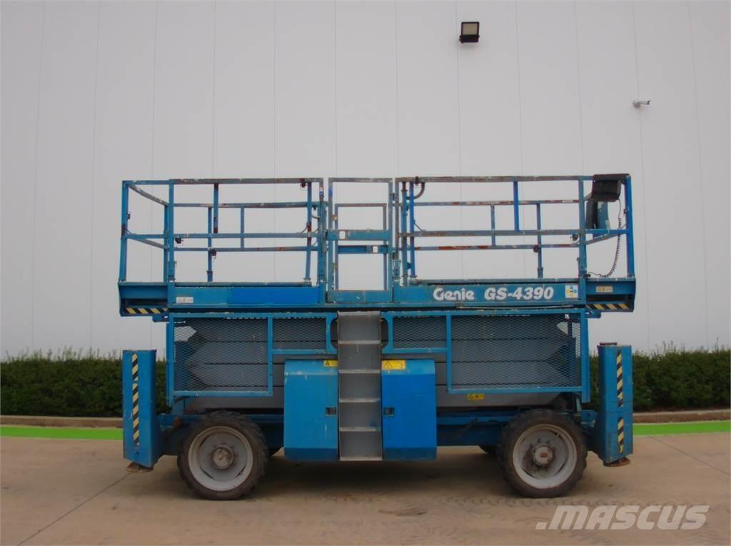 Genie GS4390RT رافعات مقصية الشكل