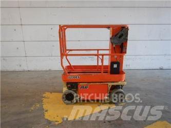 JLG 1230ES رافعات السارية الرأسية