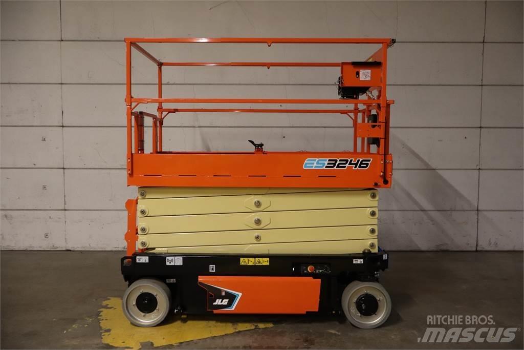 JLG 3246ES رافعات مقصية الشكل