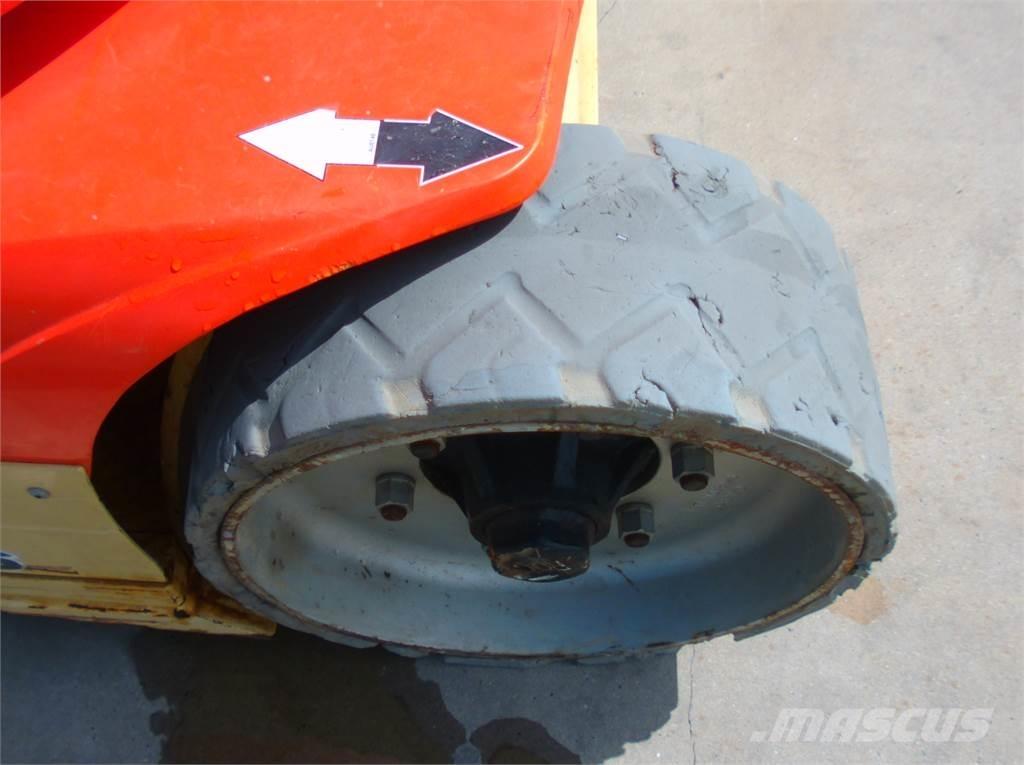 JLG Toucan 12E+ رافعات السارية الرأسية