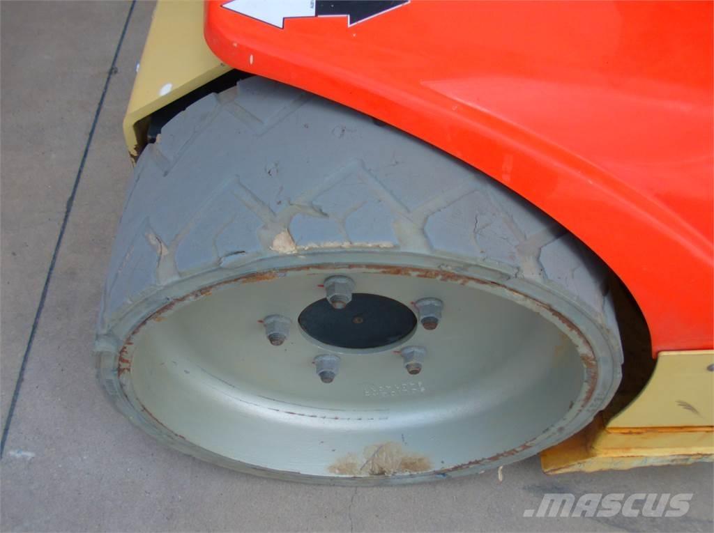 JLG Toucan 12E+ رافعات السارية الرأسية