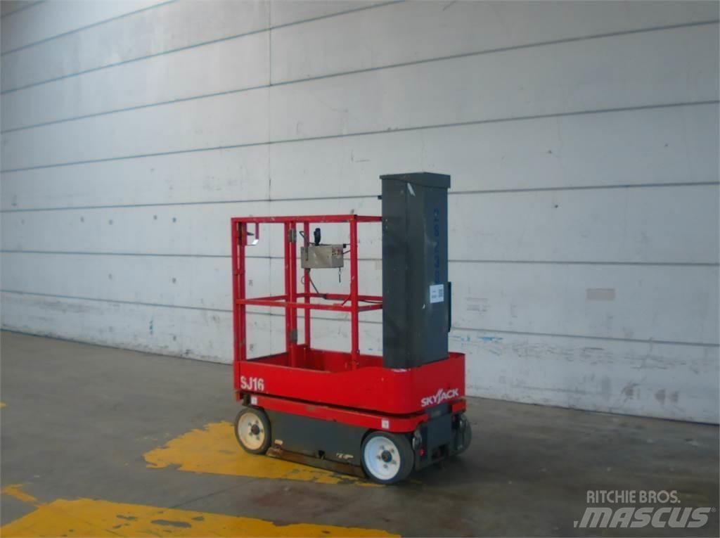 SkyJack SJ16 رافعات السارية الرأسية