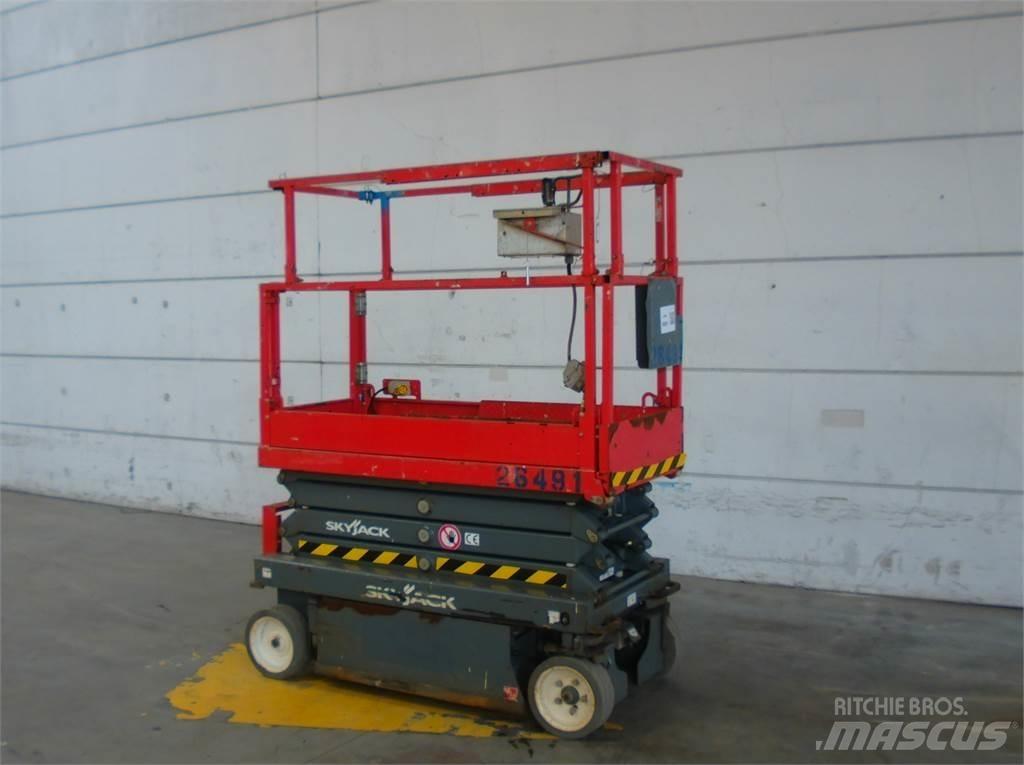 SkyJack SJ3219 رافعات مقصية الشكل