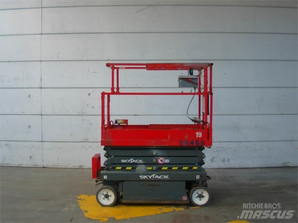 SkyJack SJ3219 رافعات مقصية الشكل