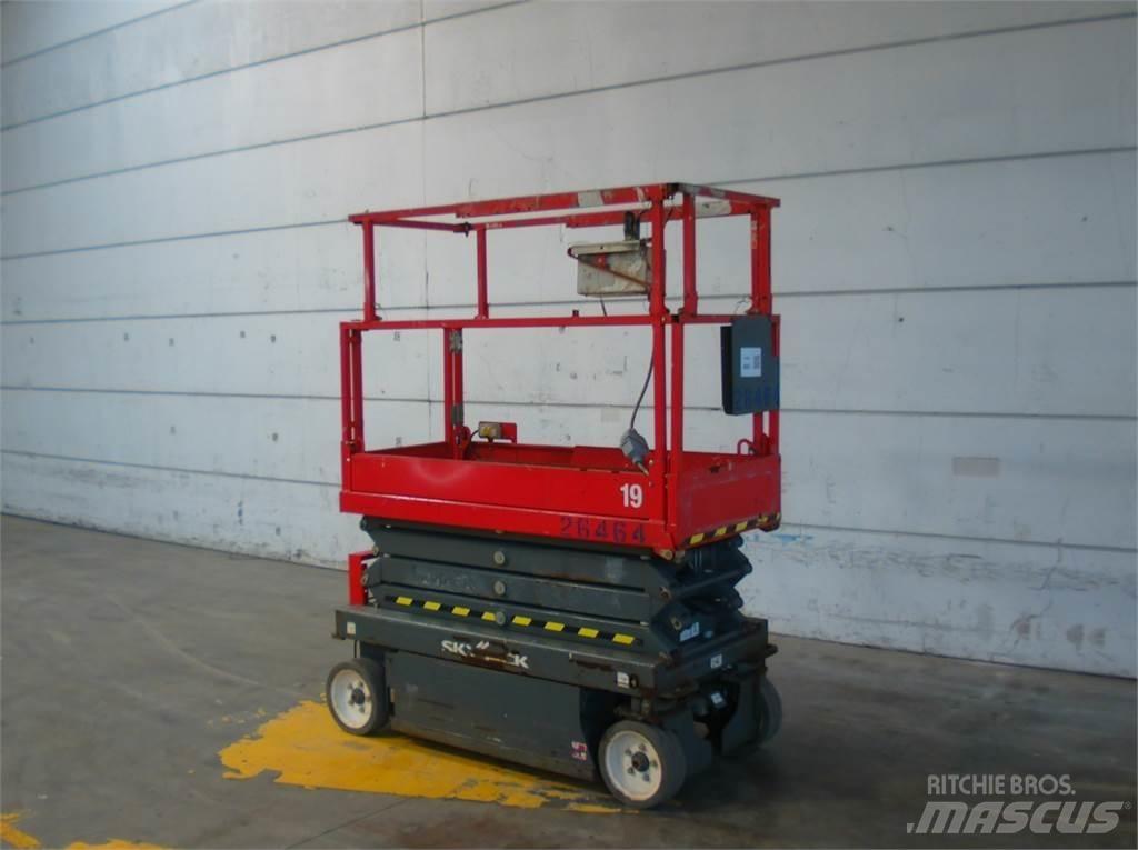 SkyJack SJ3219 رافعات مقصية الشكل