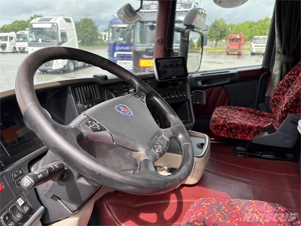 Scania R520 وحدات الجر