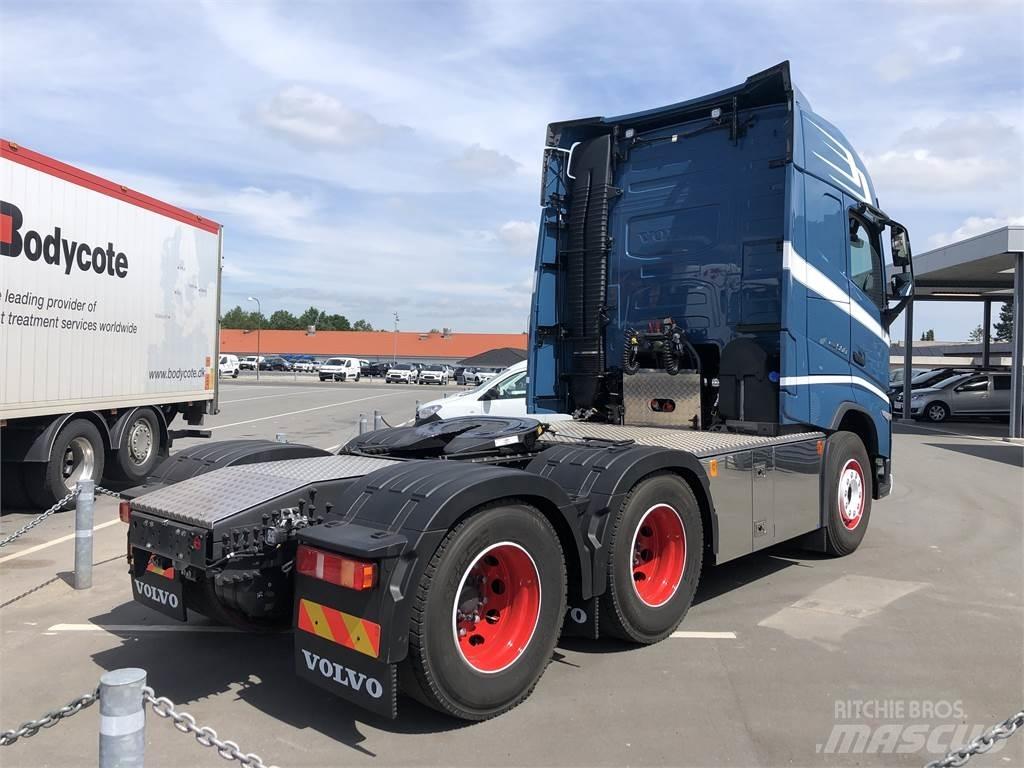 Volvo FH 6x2 وحدات الجر