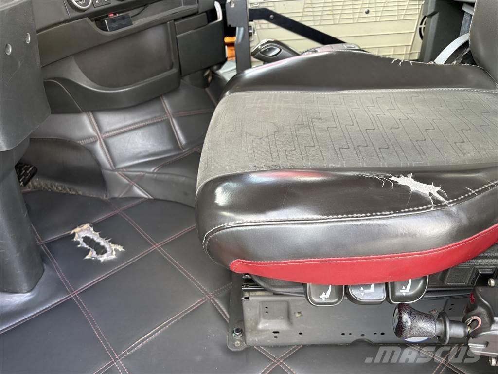 Volvo FH540 6x4 وحدات الجر