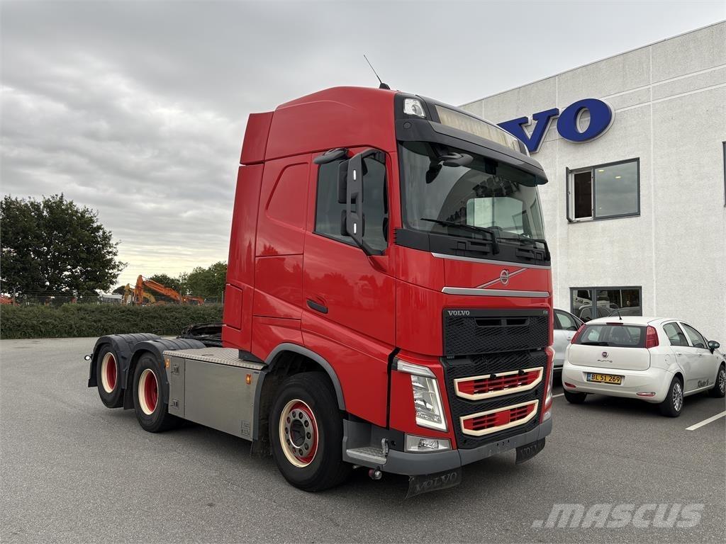 Volvo FH540 6x4 وحدات الجر