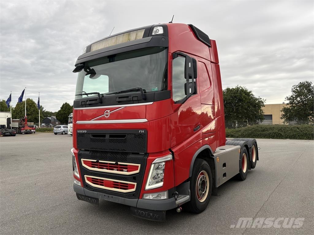 Volvo FH540 6x4 وحدات الجر