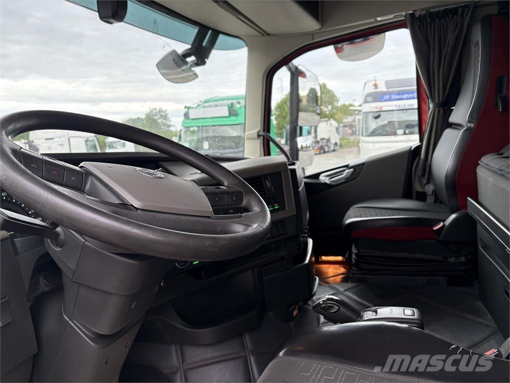 Volvo FH540 6x4 وحدات الجر