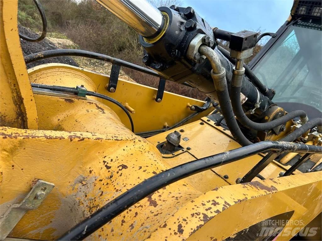CAT 963D لوادر زحافة