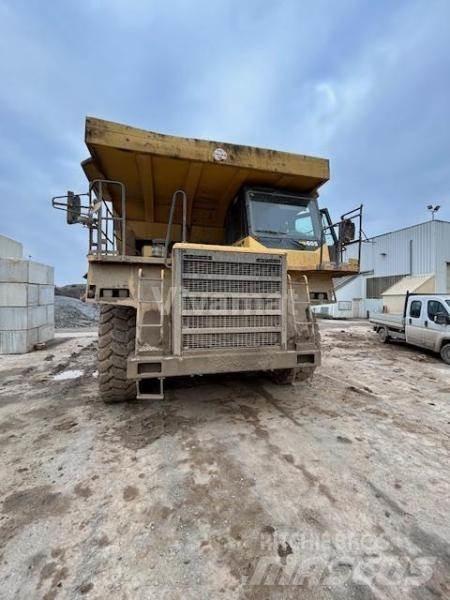 Komatsu HD605-7 شاحنات المخلفات الصلبة