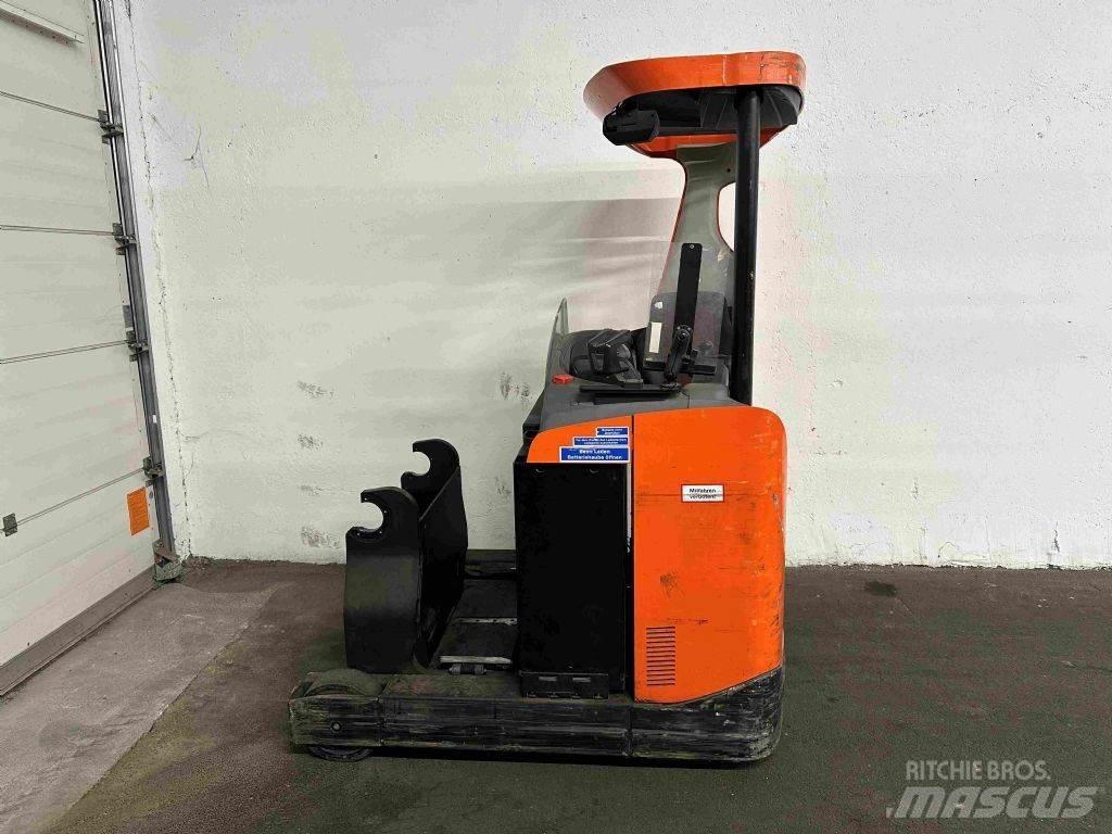 BT RRE 140 - TRIPLEX 8 m شاحنة مناولة
