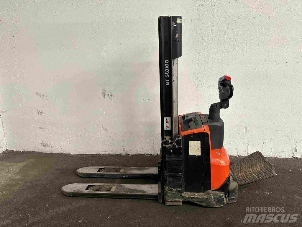 BT SWE 100 معدات التكديس الجوالة