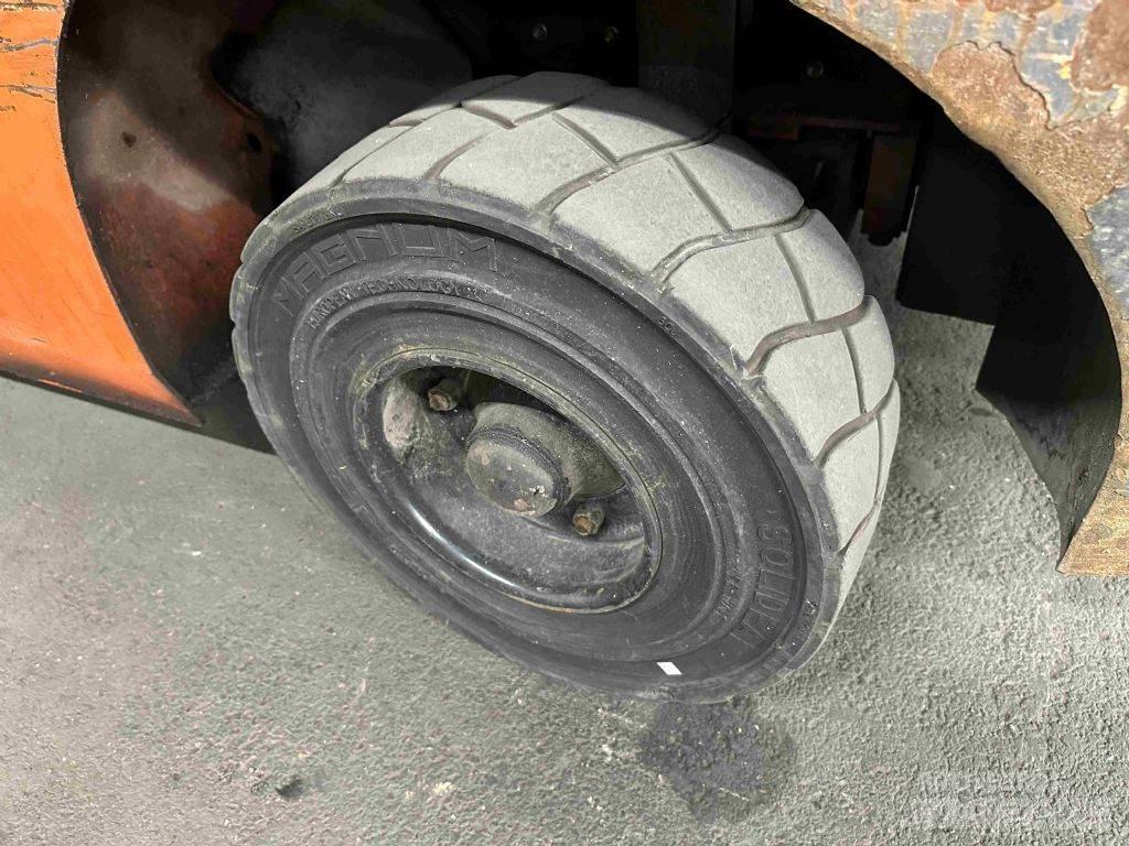 Toyota 02-8FGF30 شاحنات LPG