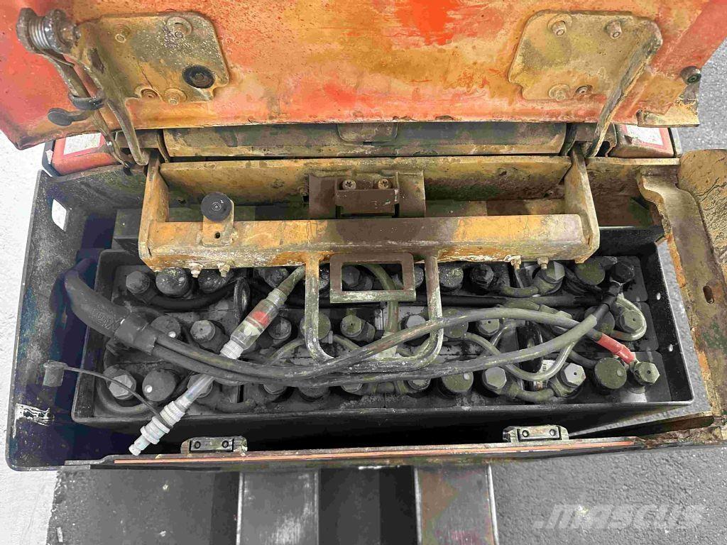 Toyota LPE 200 معدات الرفع منخفض المستوى