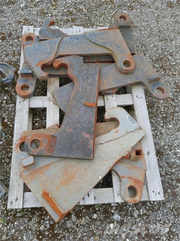  - - - Beslag ملحقات الحصادات