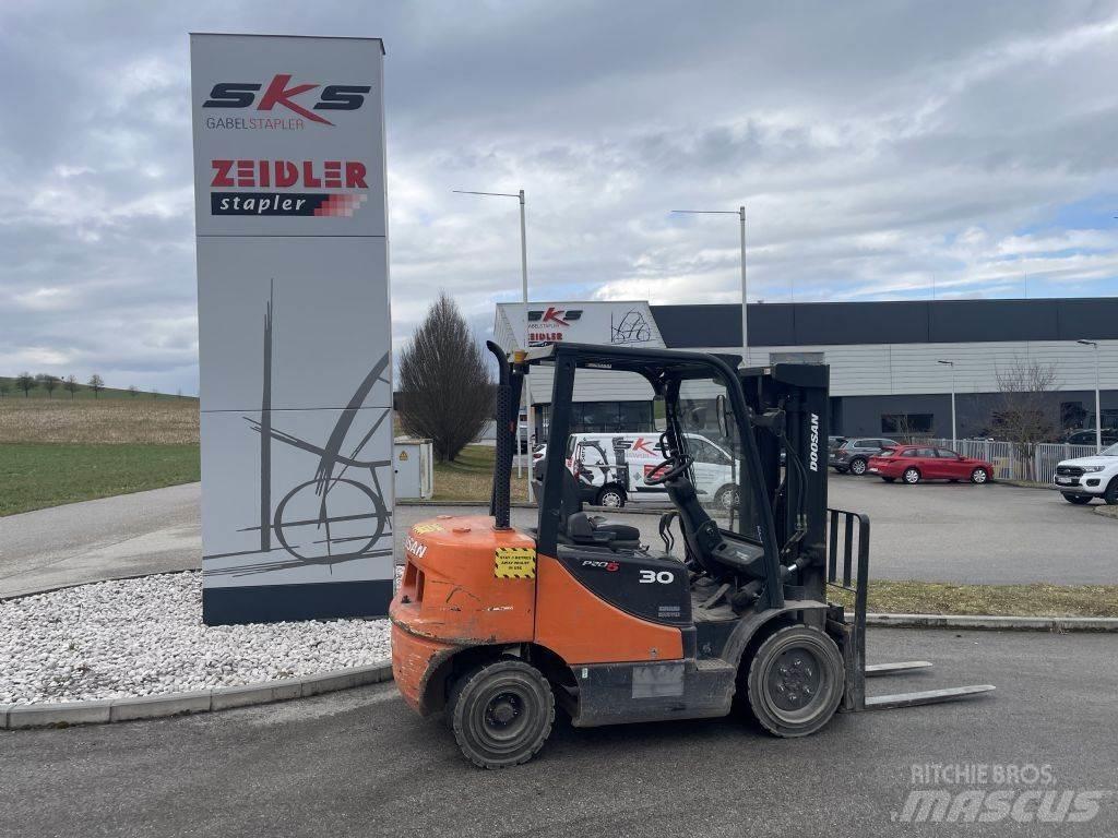 Doosan D30S-5 شاحنات الديزل