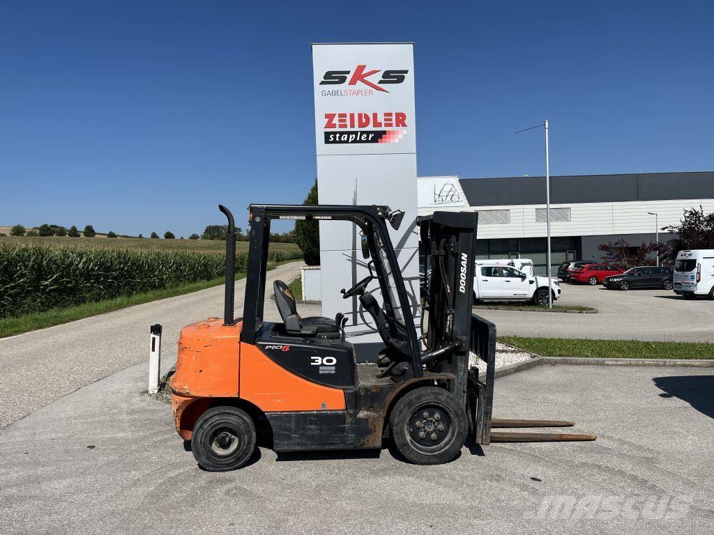 Doosan D30S-5 شاحنات الديزل