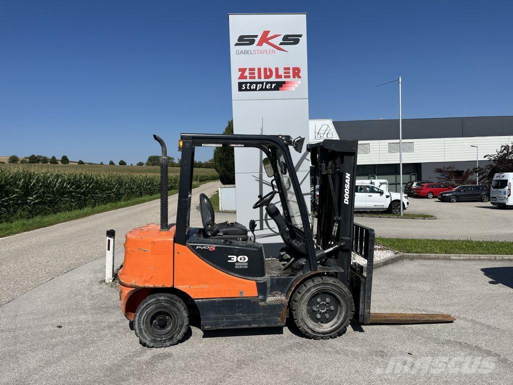 Doosan D30S-5 شاحنات الديزل