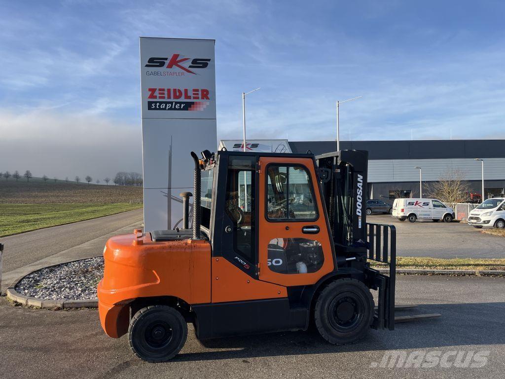 Doosan D50C-5 شاحنات الديزل