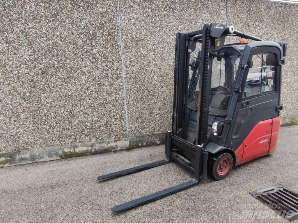 Linde E15-01 شاحنات ذات رافعات شوكية تعمل بالكهرباء