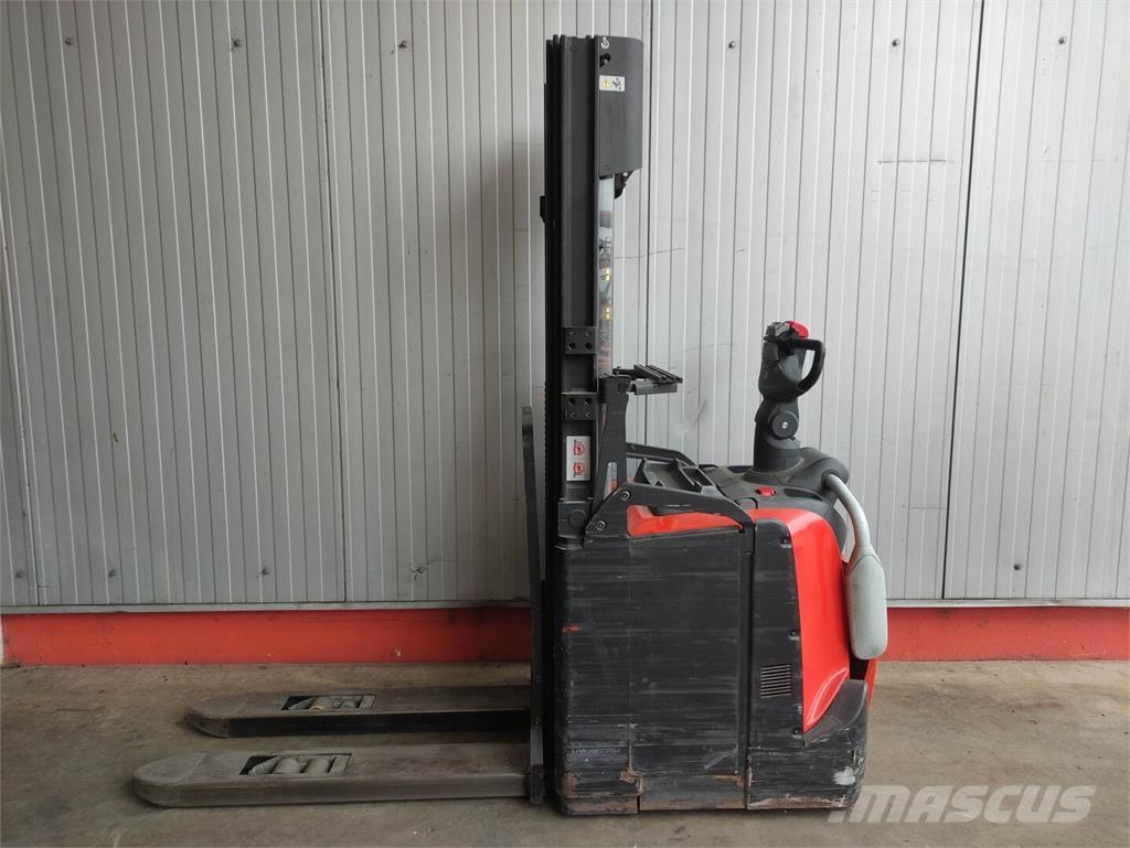 BT SPE 120 معدات التكديس الجوالة