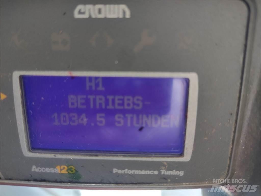 Crown WAV60-118 معدات الرفع عالي المستوى