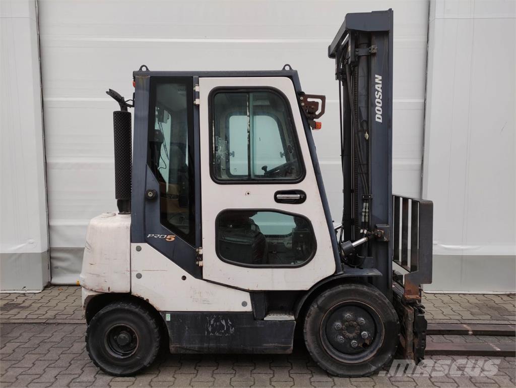 Doosan D25S-5 شاحنات الديزل