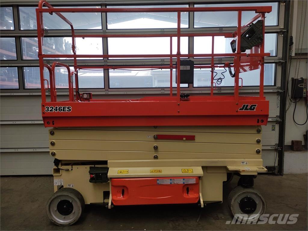 JLG 3246ES رافعات مقصية الشكل