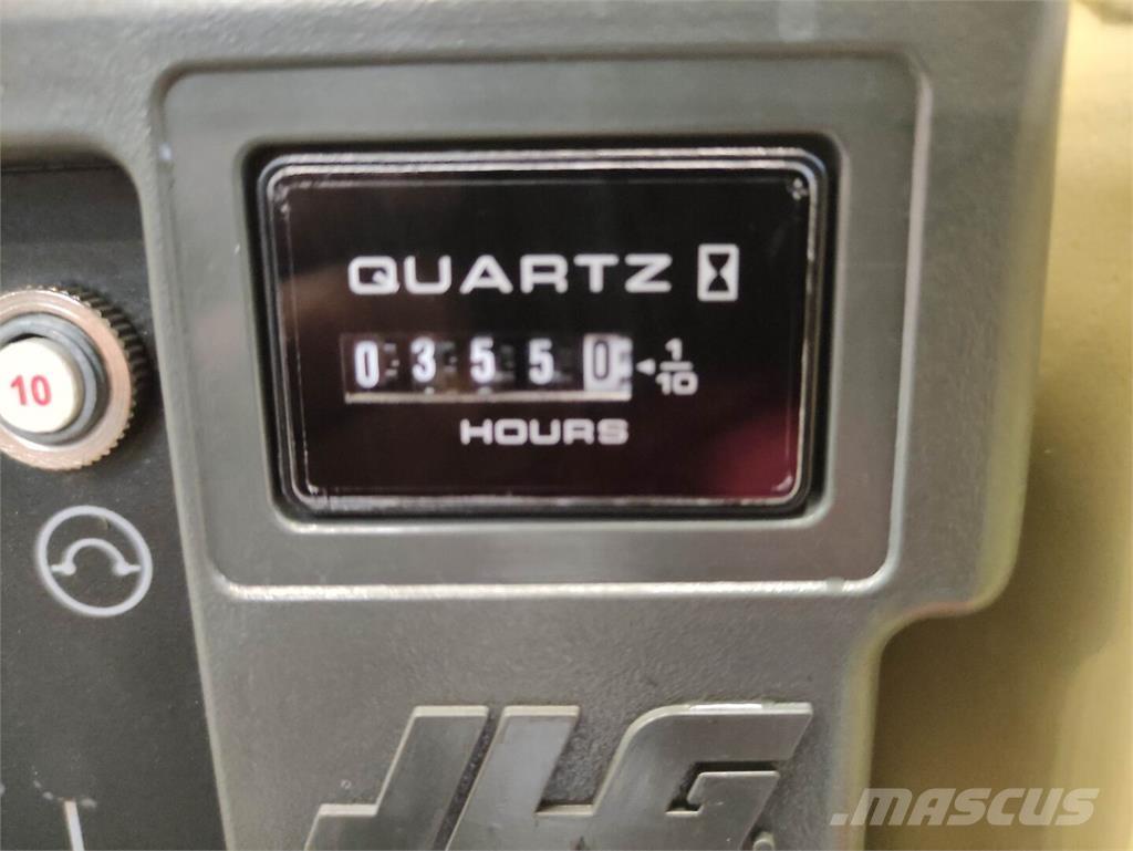 JLG 3246ES رافعات مقصية الشكل