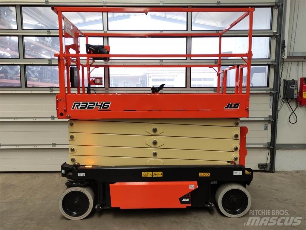 JLG R3246 رافعات مقصية الشكل