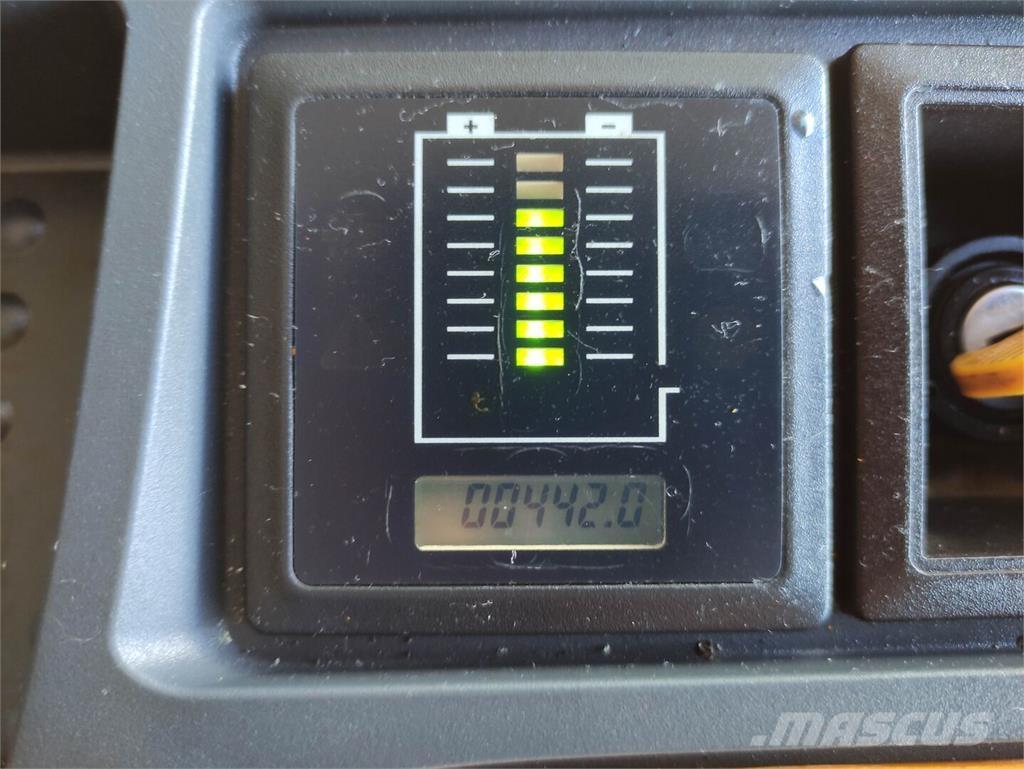 Jungheinrich EJC 216Z معدات التكديس الجوالة