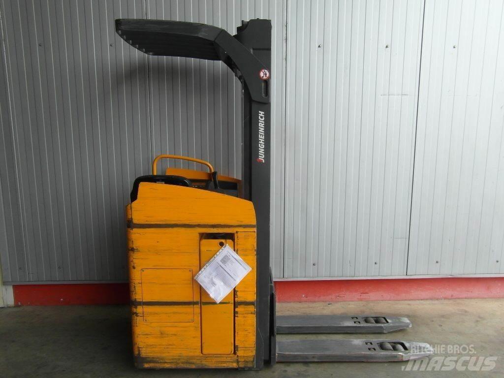 Jungheinrich ESC216-Z شاحنات مناولة ذاتية الدفع
