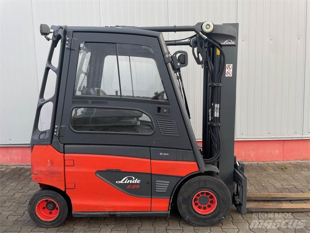 Linde E25-01-387 شاحنات ذات رافعات شوكية تعمل بالكهرباء