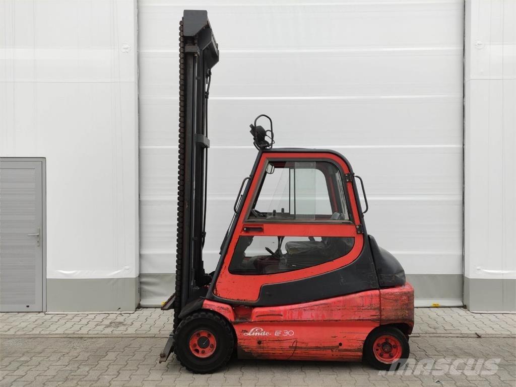 Linde E30-01-336 شاحنات ذات رافعات شوكية تعمل بالكهرباء