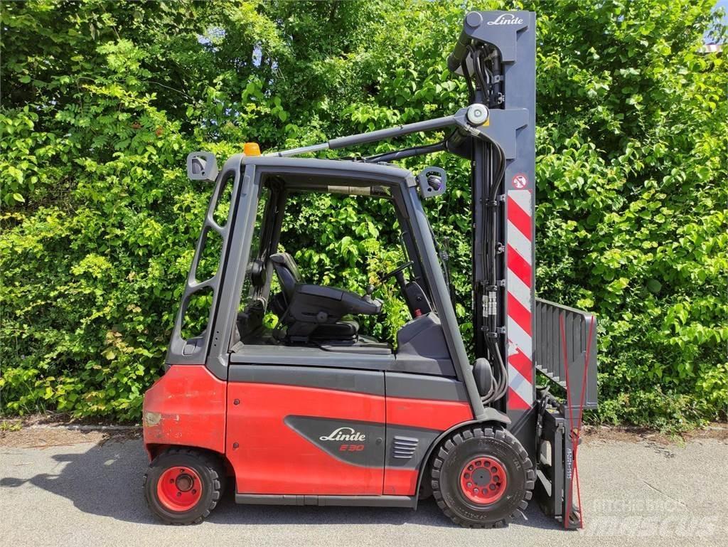 Linde E30-01-387 شاحنات ذات رافعات شوكية تعمل بالكهرباء