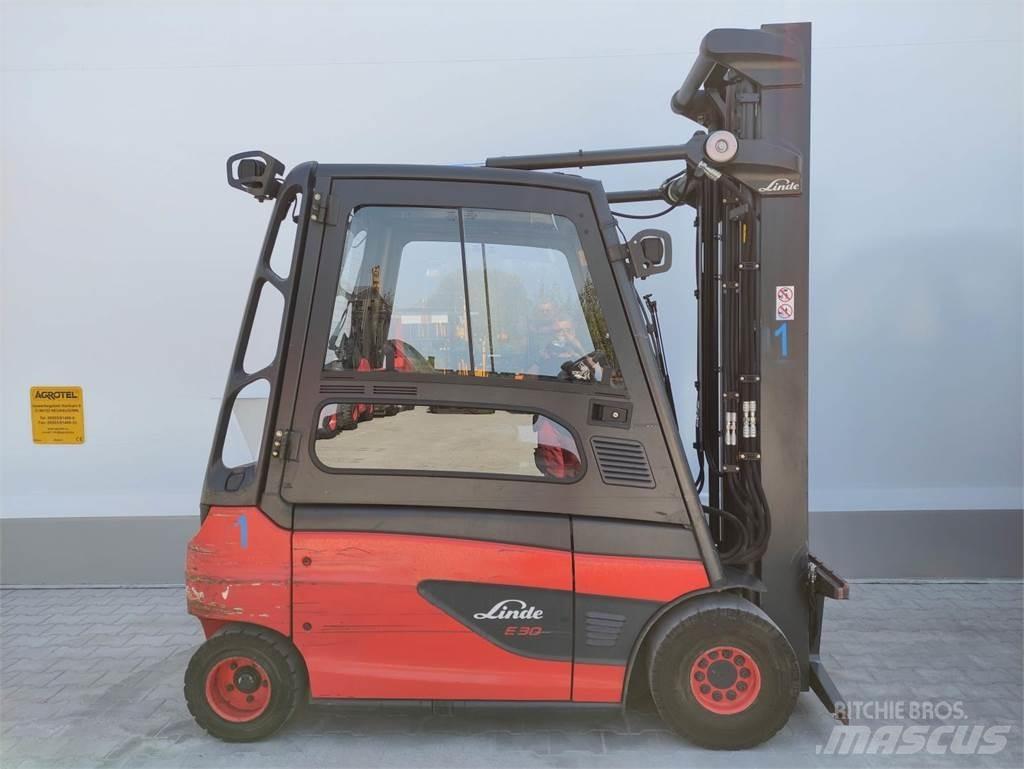 Linde E30L-01-387 شاحنات ذات رافعات شوكية تعمل بالكهرباء